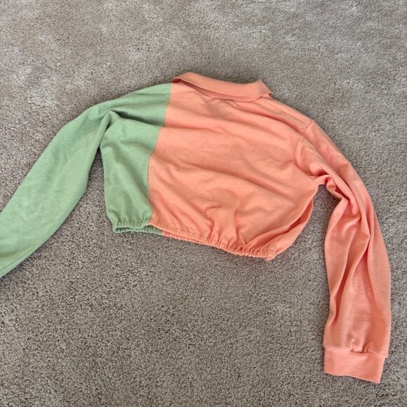 Cropped Storets Top - Picture 2 of 3